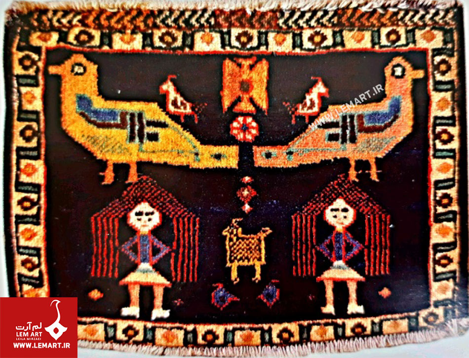 نش زن روی قالی عشایر