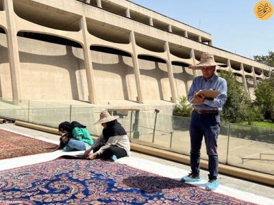 3 | هوادهی فرش های موزه فرش تهران زیر آفتاب داغ فرش های موزه تهران 2 | هوادهی فرش های موزه فرش تهران زیر آفتاب داغ