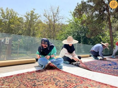 4 | هوادهی فرش های موزه فرش تهران زیر آفتاب داغ فرش های موزه تهران 3 | هوادهی فرش های موزه فرش تهران زیر آفتاب داغ