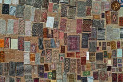 3 1 | پهن کردن فرش های دستباف در زمین‌ کشاورزی