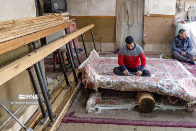 22 | رفوگری و پرداخت قالی (گزارش تصویری) و پرداخت قالی 21 | رفوگری و پرداخت قالی (گزارش تصویری)