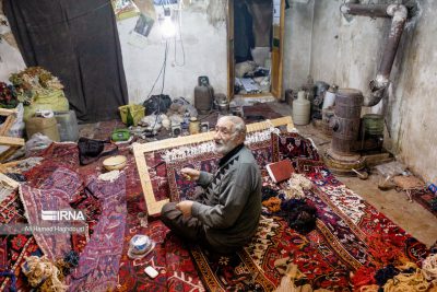 37 | رفوگری و پرداخت قالی (گزارش تصویری) و پرداخت قالی 36 | رفوگری و پرداخت قالی (گزارش تصویری)