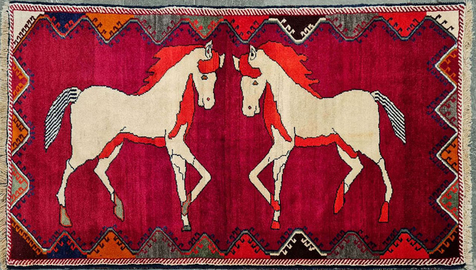 2 | نمودهای اساطیری در قالب نقش و نگار جانوری بر قالی ایرانی اسب در قالی دستباف | نمودهای اساطیری در قالب نقش و نگار جانوری بر قالی ایرانی