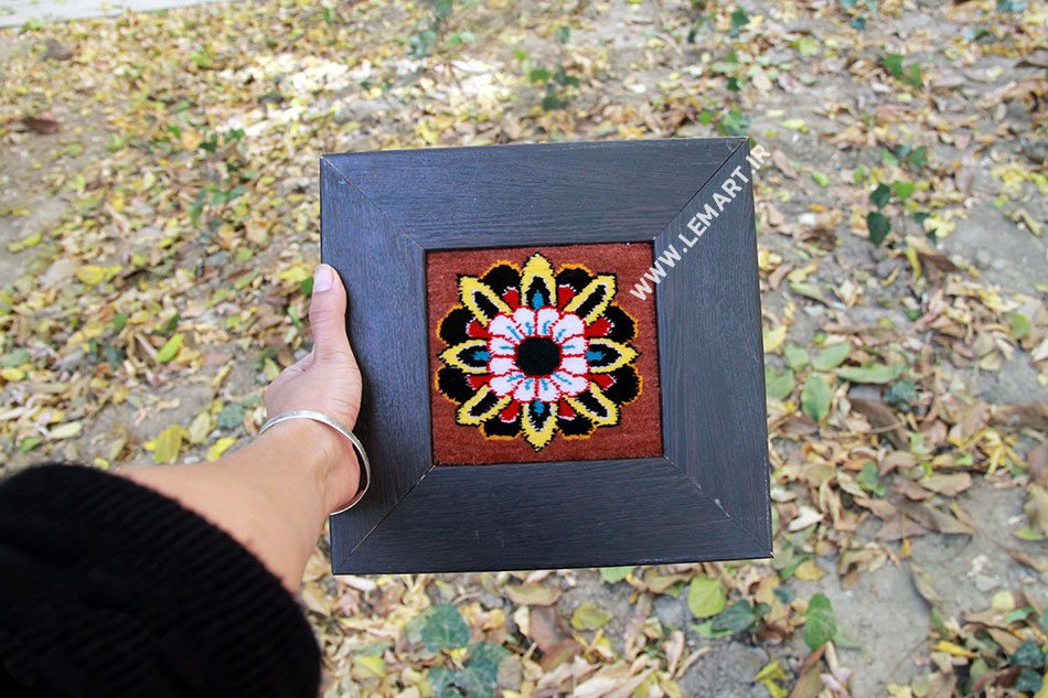 هشت پر قالی | از گل شاه عباسی تا گل هشت پر | نمودهای اساطیری بر نگاره‌‌های گیاهی قالی ایرانی