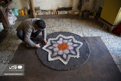 resized 2023113 575 | گزارش تصویری از یک هنر اصیل ایرانی؛ نمد مالی